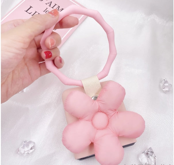 Fashion Cute Diy Giraffe Girl Pearl Short Chain Case For Motorola 40 Ultra Case 2023 Moto Razr 2022 Cover 40ultra - mycasety2023 Mycasety