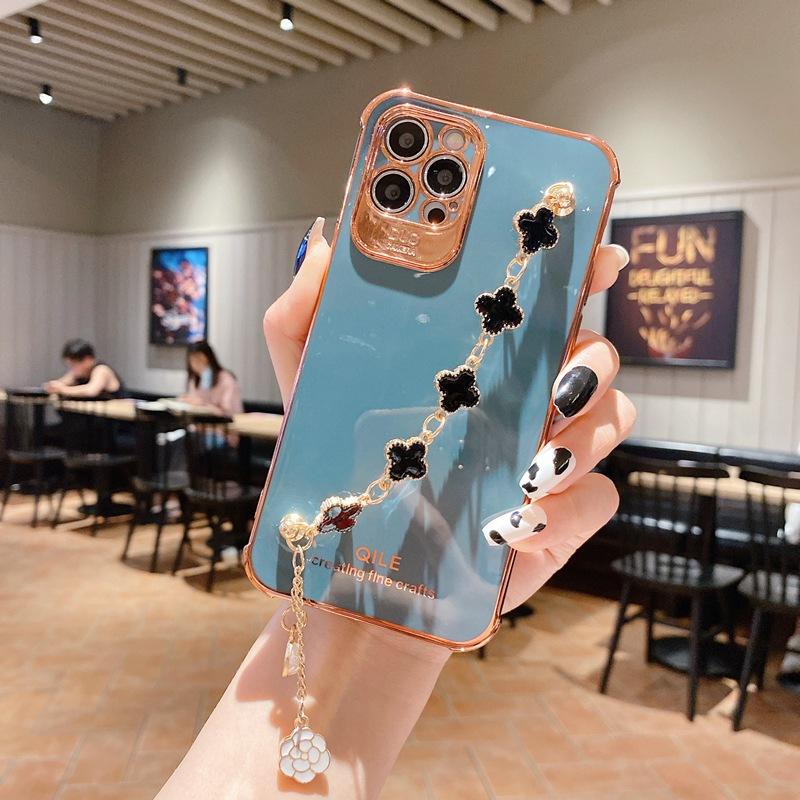 2021 Luxury Electroplated Gold Plating Four Leaf Clover Bracelet Case For iPhone 12Pro MAX 11 XS XR 7 8 Plus - {{ shop_name}} varyfun