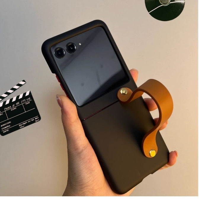 Fashion Cute Diy Giraffe Girl Pearl Short Chain Case For Motorola 40 Ultra Case 2023 Moto Razr 2022 Cover 40ultra - mycasety2023 Mycasety