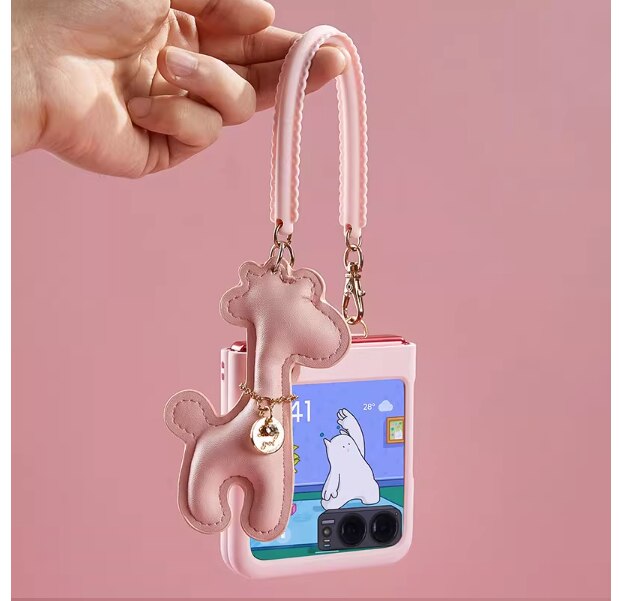 Fashion Cute Diy Giraffe Girl Pearl Short Chain Case For Motorola 40 Ultra Case 2023 Moto Razr 2022 Cover 40ultra - mycasety2023 Mycasety